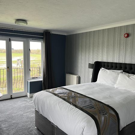 Dolphin Hotel Cambridge St Ives  Zewnętrze zdjęcie
