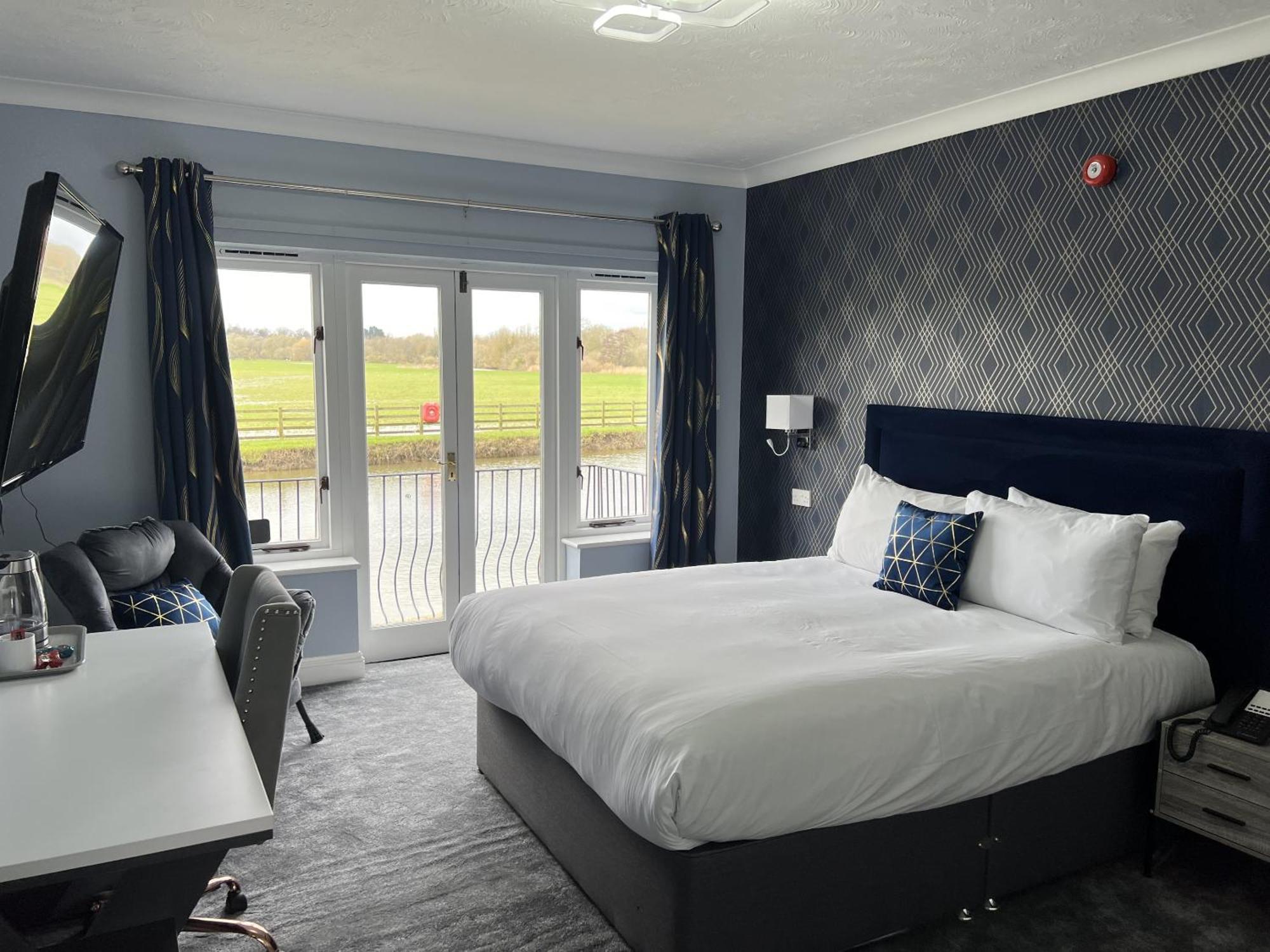 Dolphin Hotel Cambridge St Ives  Zewnętrze zdjęcie