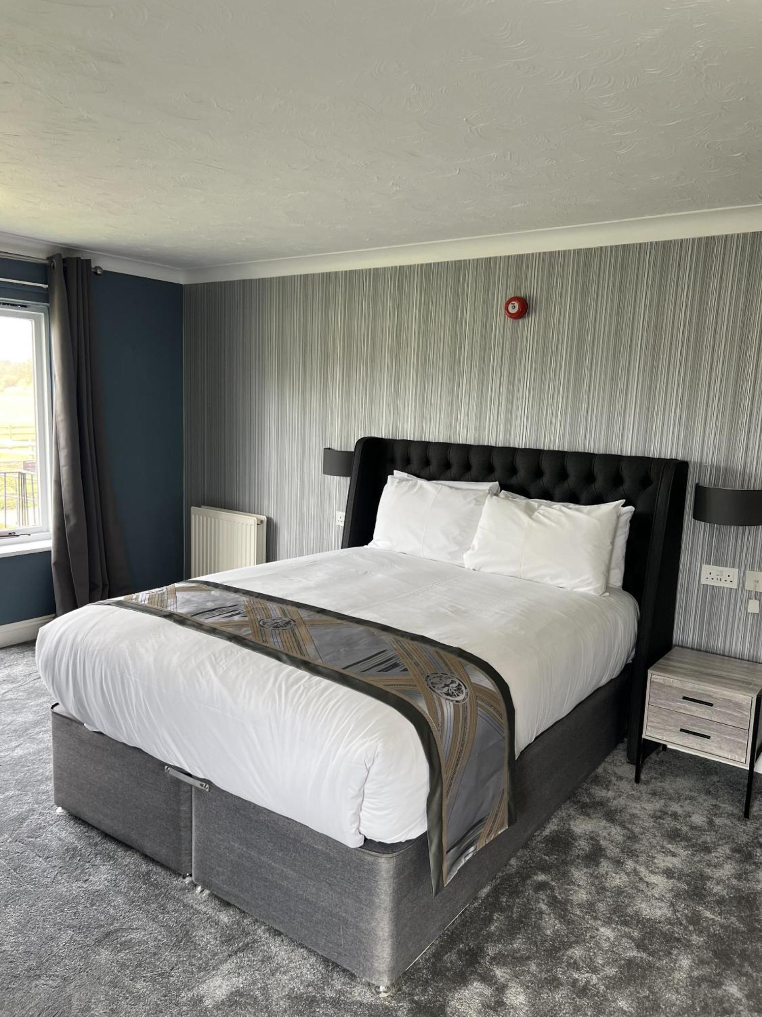 Dolphin Hotel Cambridge St Ives  Zewnętrze zdjęcie